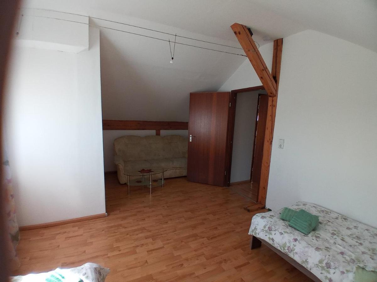 Wohnung Mit 2 - 3 Zimmern Ballenberg Exterior photo